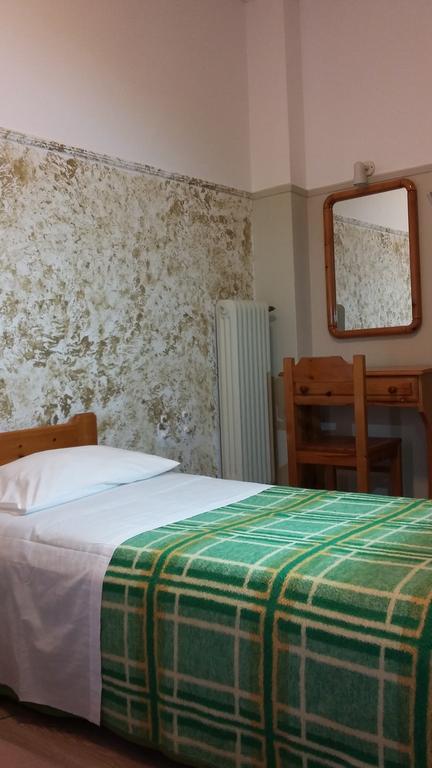 Alma Hotel Атина Екстериор снимка