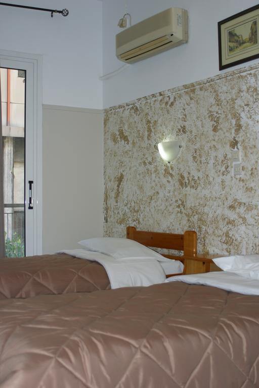 Alma Hotel Атина Стая снимка